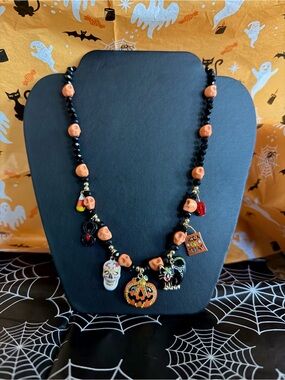 Vintage Style Halloween Charm Necklace 🎃💀🕷️🩸🐈‍⬛